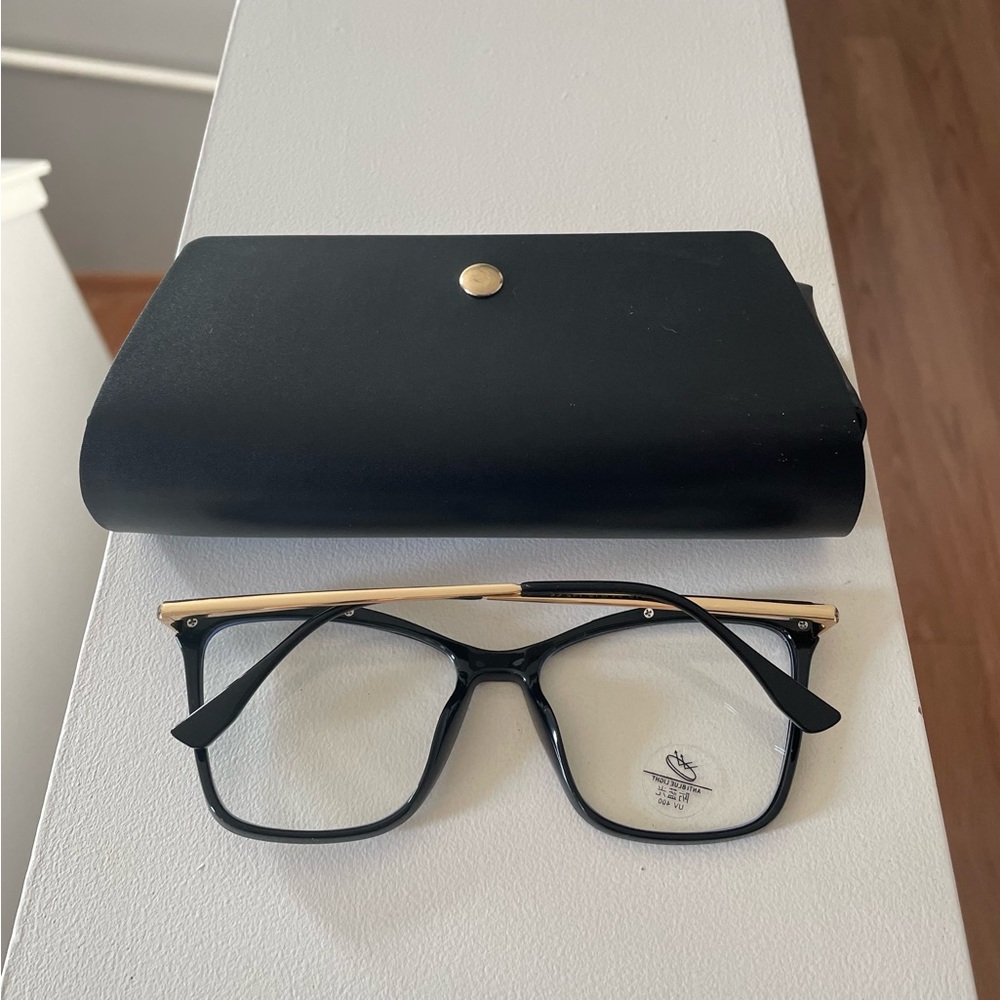 New”blue light”cat eye glasses with case.Stainless steel frame.Color-black/gold. - Picture 8 of 13